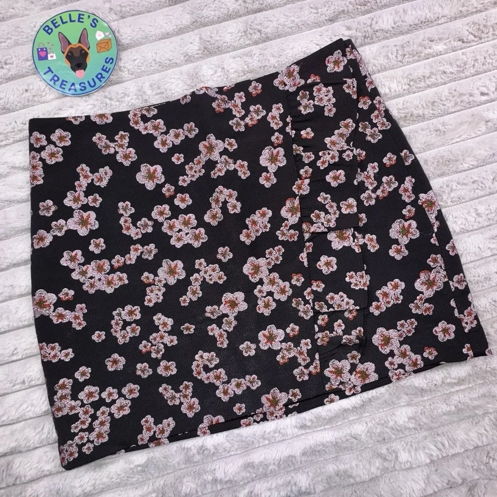 Express Size 8 Mini Ruffle Lined All Over Embroidered Cherry Blossom‎ Skirt